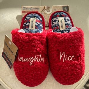 DearFoams Naughty or Nice Women’s Slippers Red Holiday Festive